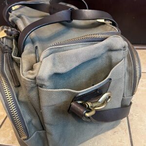Filson Sportsman Utility Style 266 Bag in Otter Green